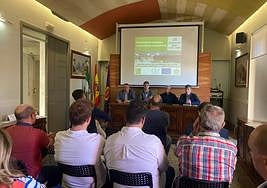 Aspecto de la sala donde se desarrolló el encuentro informativo con empresas jienenses.