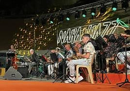 Concierto en el escenario principal de Naranjazz.