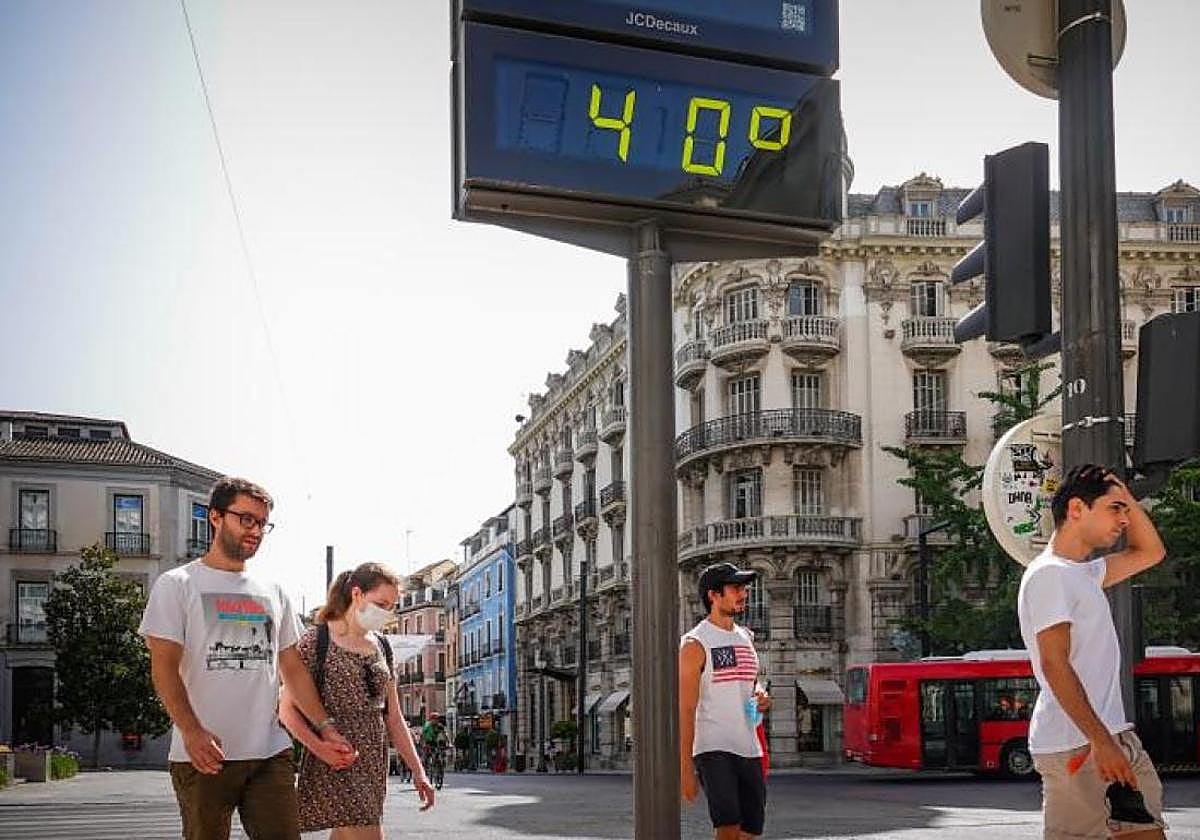 Un bloqueo anticiclónico dejará temperaturas de récord en Andalucía.