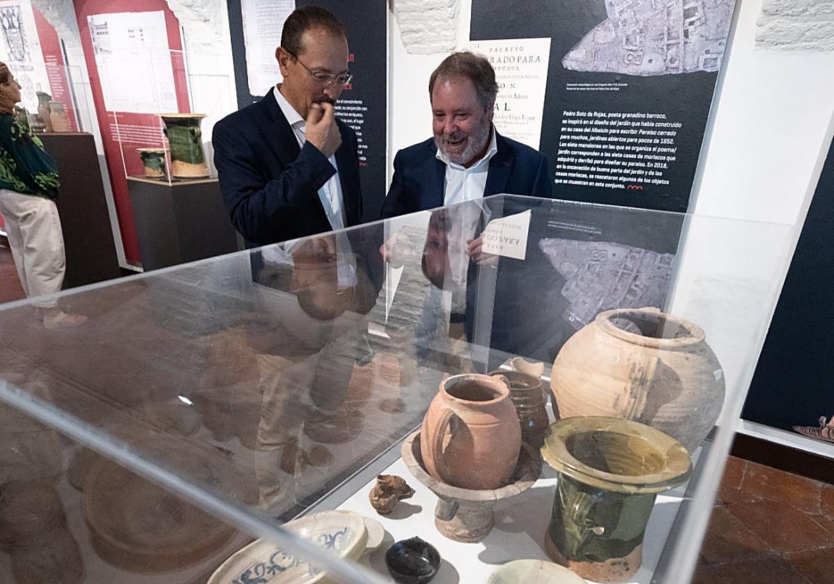 Imagen principal - Algunas de las piezas expuestas. 