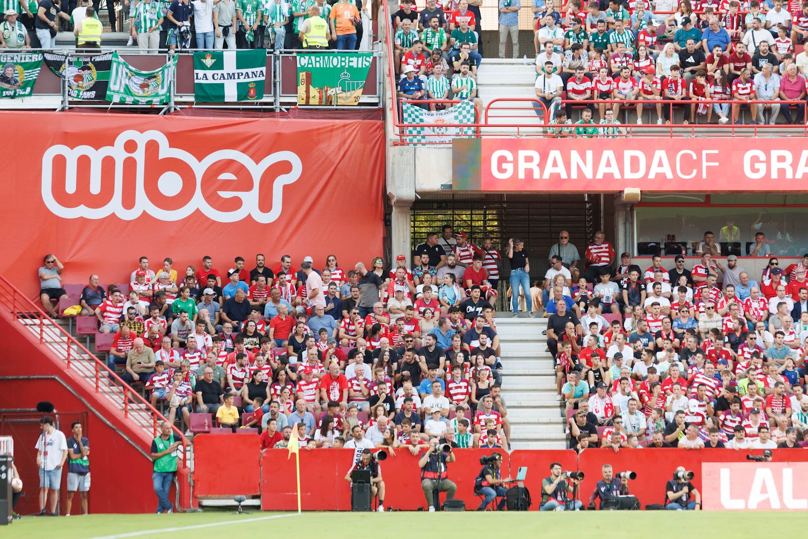 Búscate en la grada de Los Cármenes durante el Granada-Betis