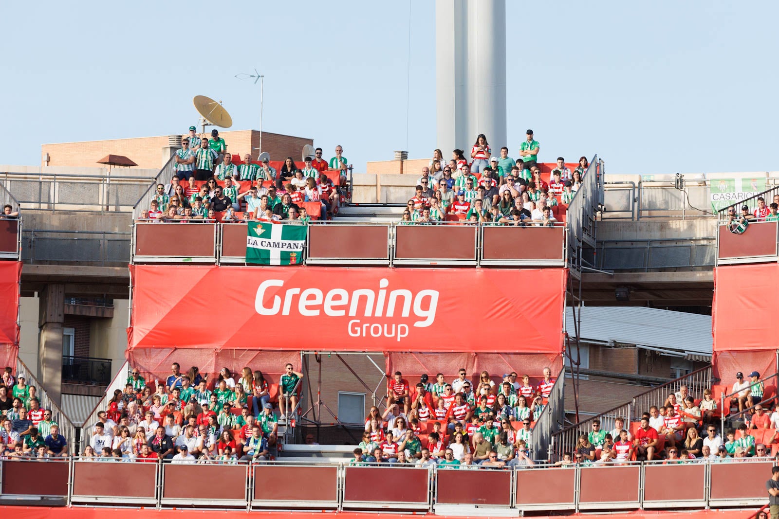 Búscate en la grada de Los Cármenes durante el Granada-Betis