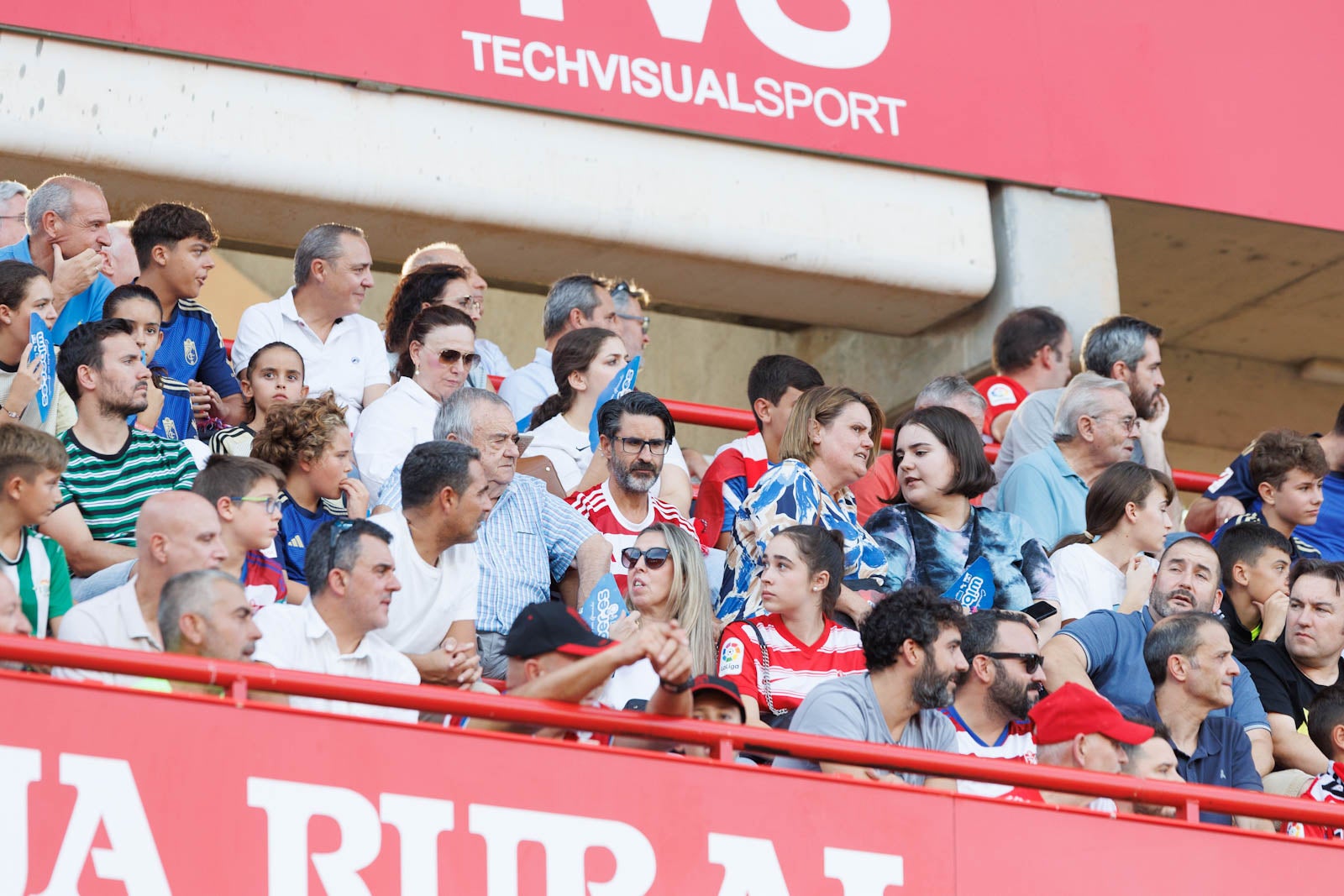 Búscate en la grada de Los Cármenes durante el Granada-Betis