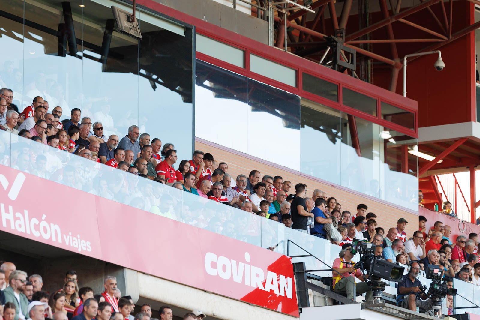 Búscate en la grada de Los Cármenes durante el Granada-Betis