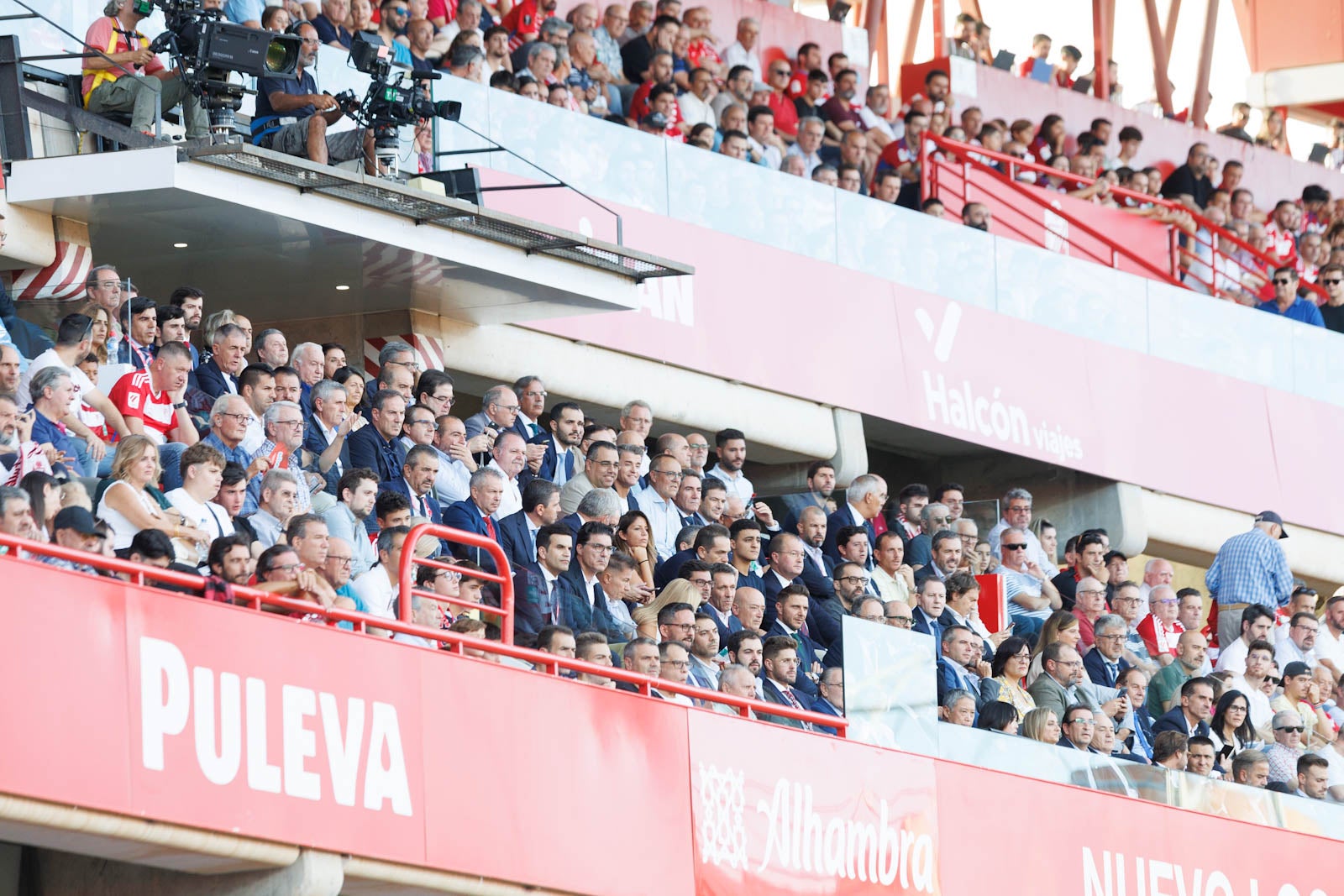 Búscate en la grada de Los Cármenes durante el Granada-Betis