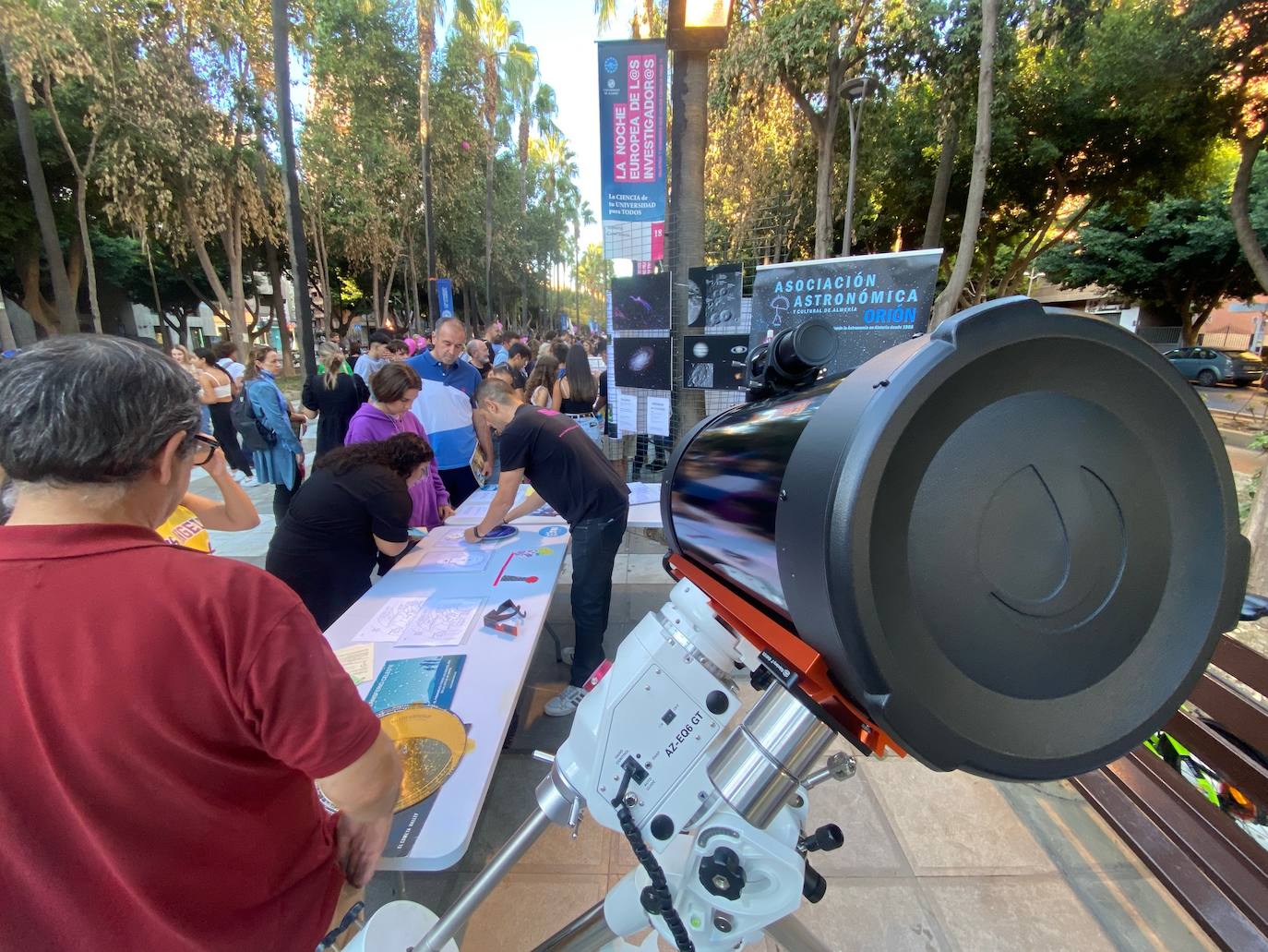 Stand en la Rambla en la pasada edición de 'La Noche Europea de los Investigadores'.