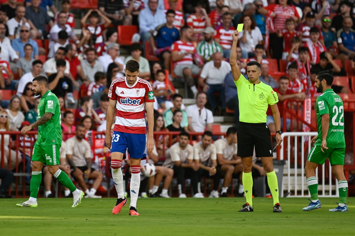 Las mejores jugadas del Granada-Betis, en imágenes