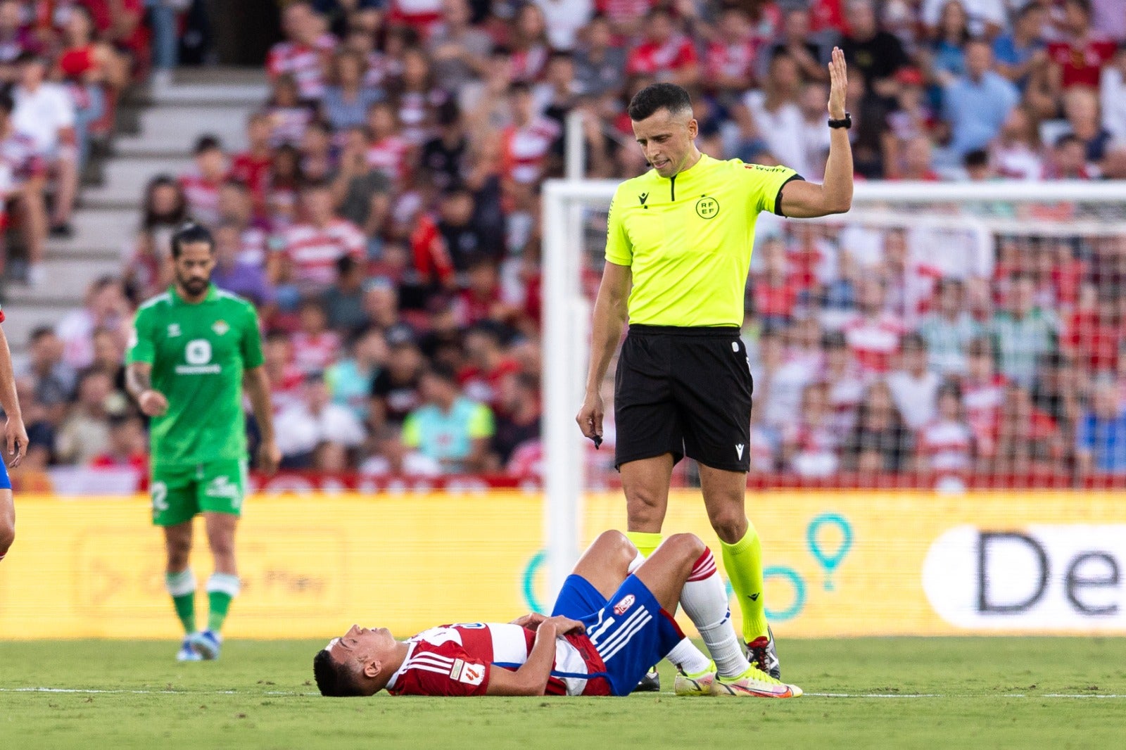 Las mejores jugadas del Granada-Betis, en imágenes