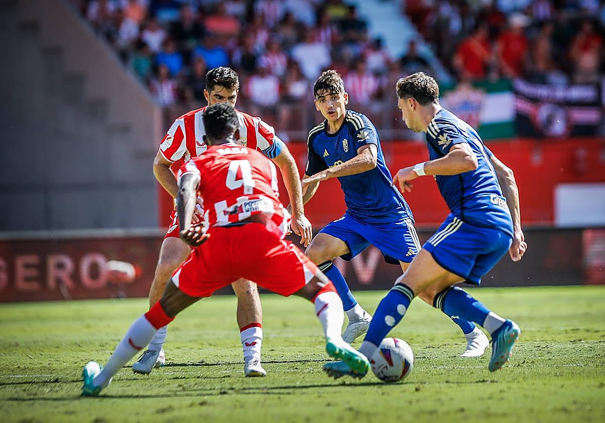 Villar observa a Boyé.