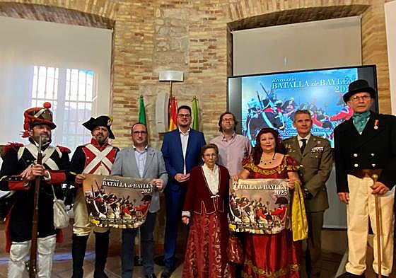 Francisco Javier Lozano, Juan Jesús Padilla, José Ayala y Manuel Ignacio Martín Porres acompañados de figurantes.