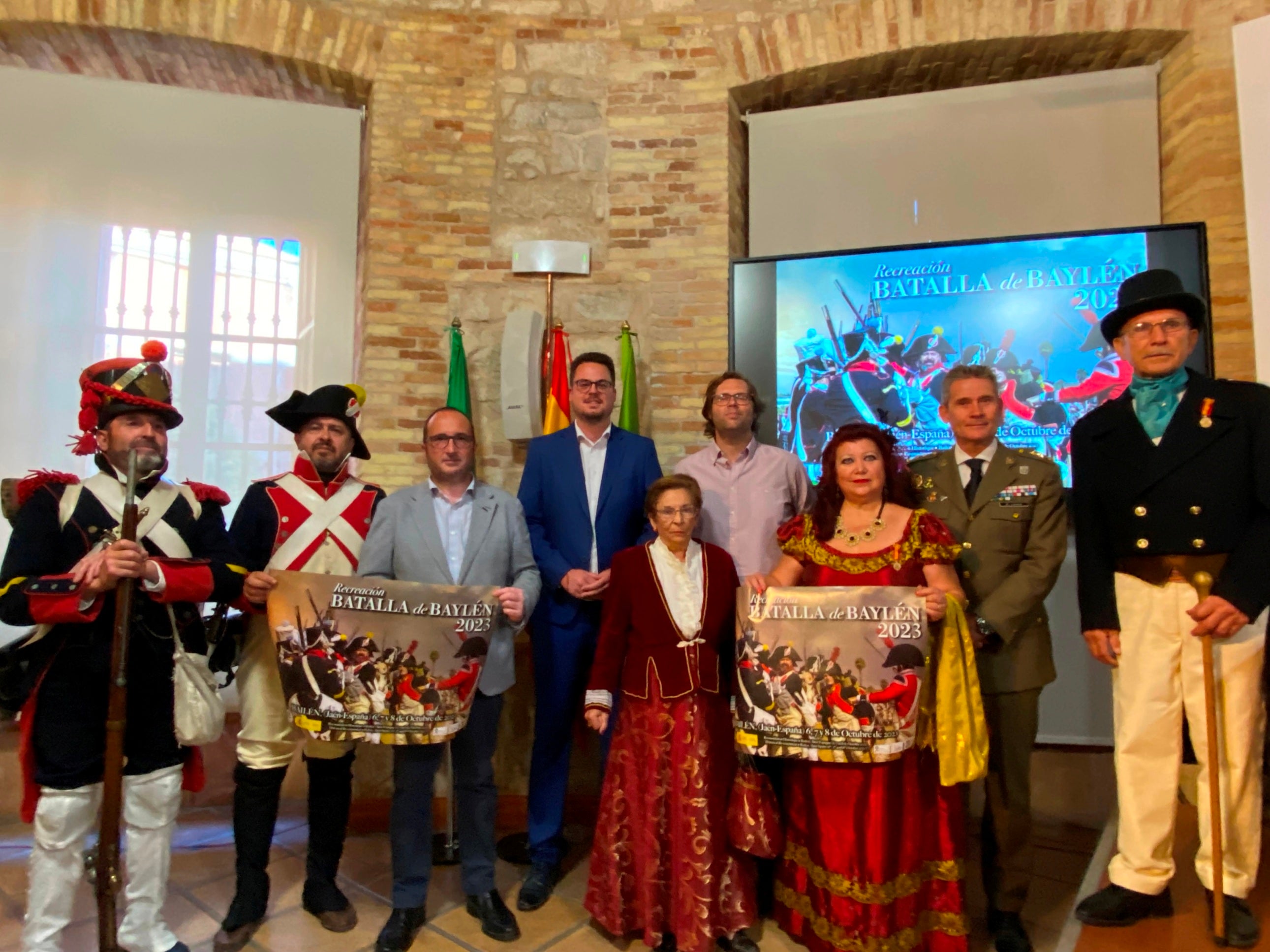 Francisco Javier Lozano, Juan Jesús Padilla, José Ayala y Manuel Ignacio Martín Porres acompañados de figurantes.