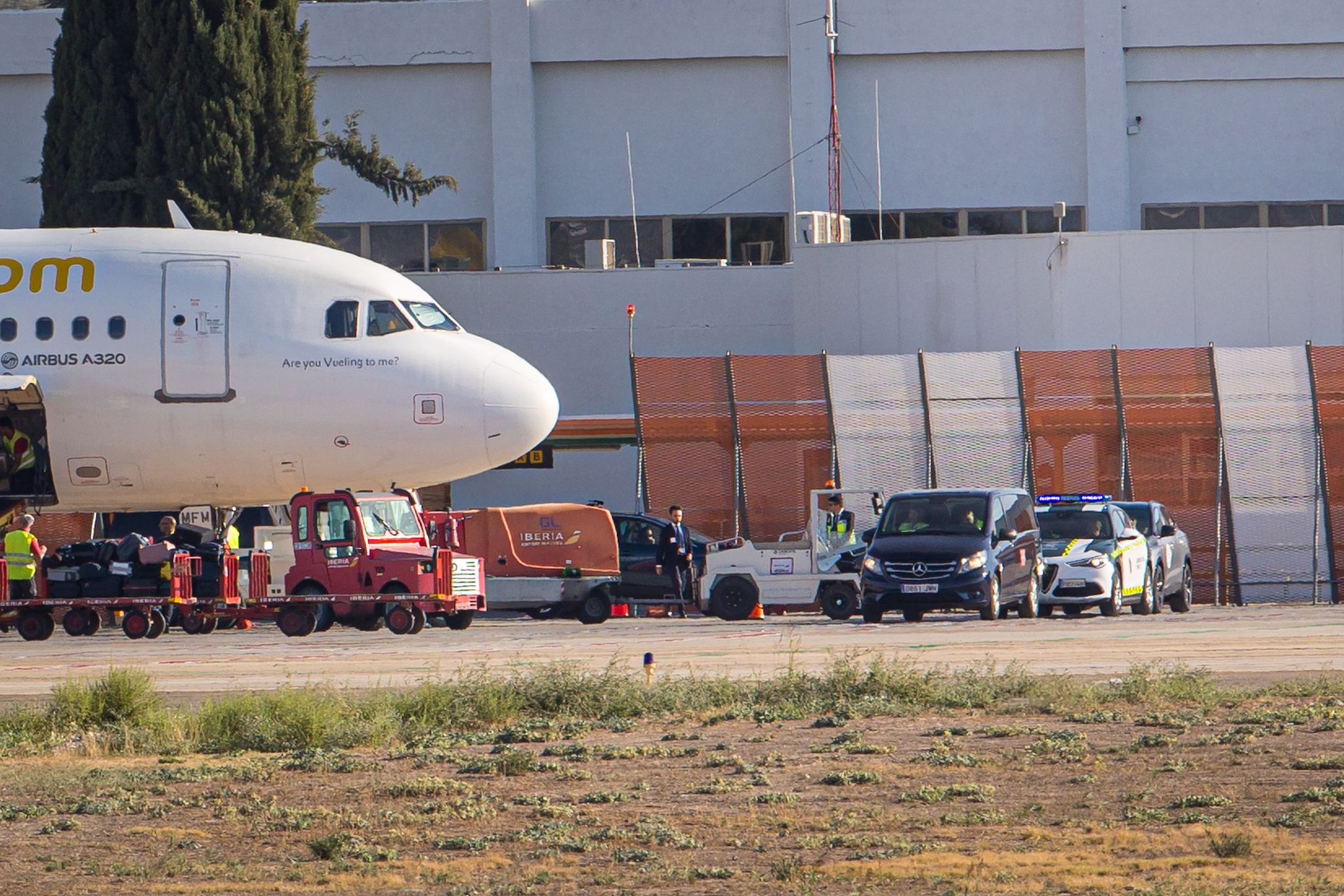 Las imágenes del dispositivo de seguridad en el aeropuerto de Granada