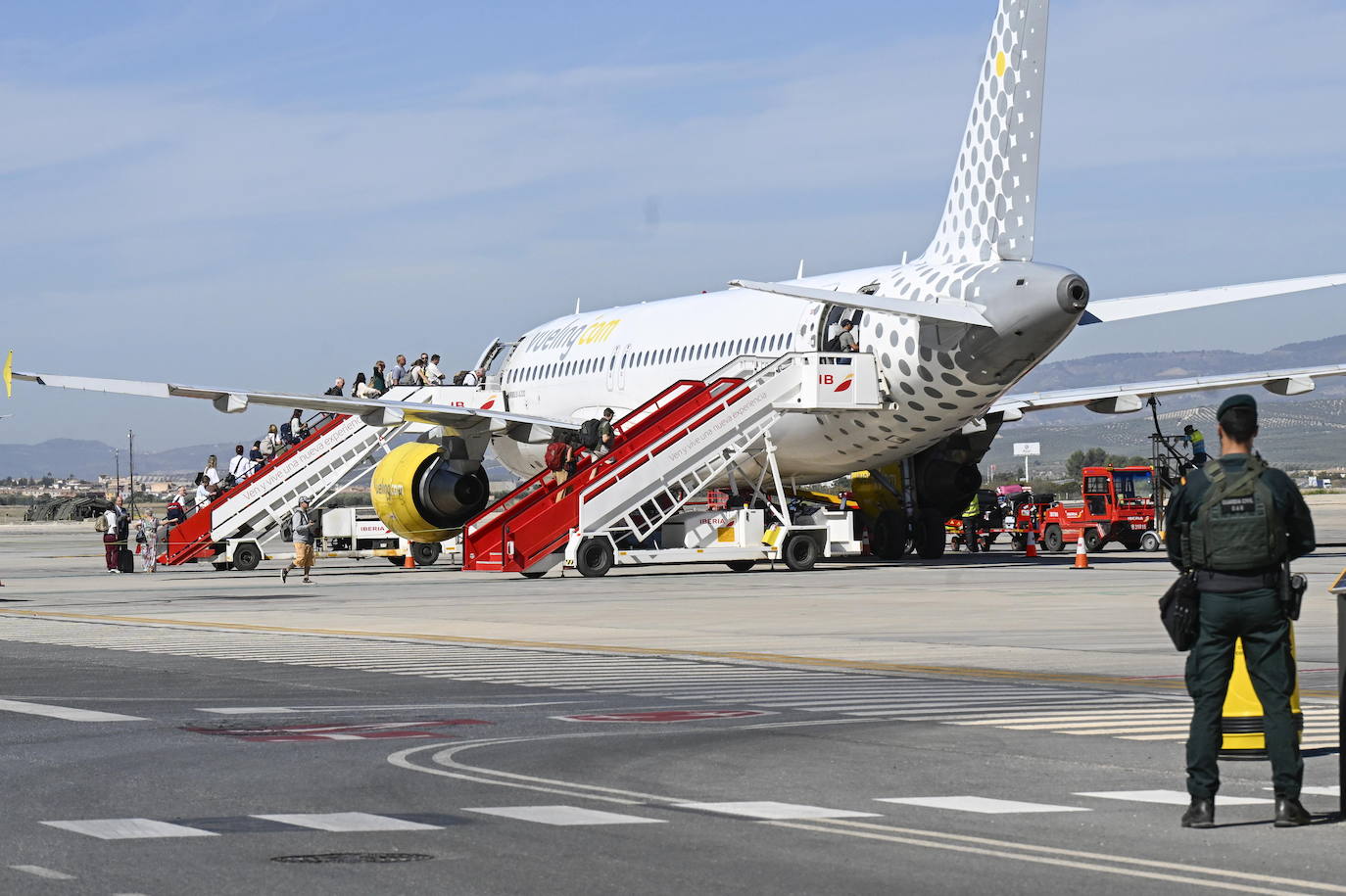 El dispositivo de seguridad en el aeropuerto de Granada.