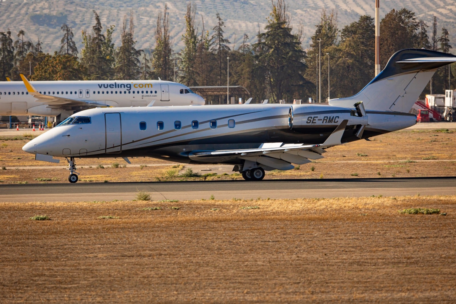 Las imágenes de los aviones de las delegaciones europeas en un día histórico para el aeropuerto
