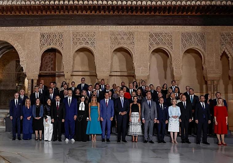 La fotografía que simboliza la unión de Europa en el Patio de los Leones.