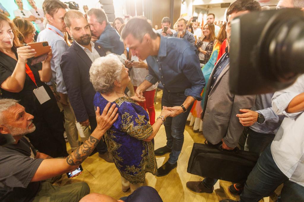 Las imágenes del mitin de Pedro Sánchez en Granada