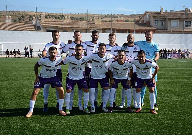 Alineación del Real Jaen ante el Huétor Vega.