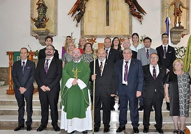 La junta directiva de la hermandad de la Buena Muerte y Amargura.