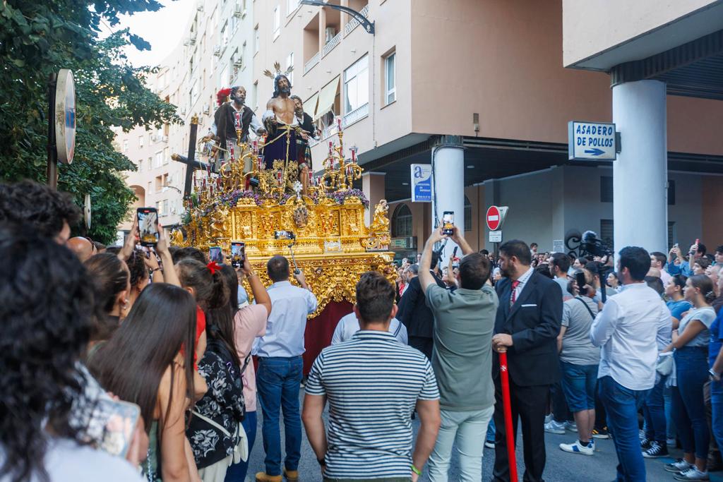 Las imágenes de los traslados del miércoles para la Magna de Granada