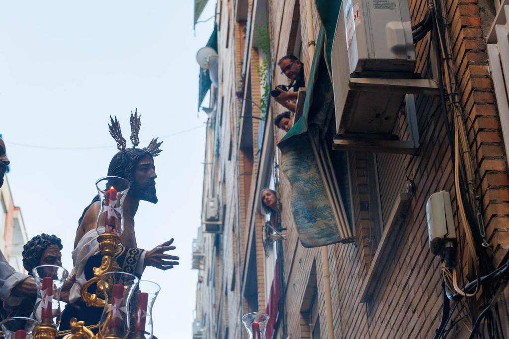 Las imágenes de los traslados del miércoles para la Magna de Granada