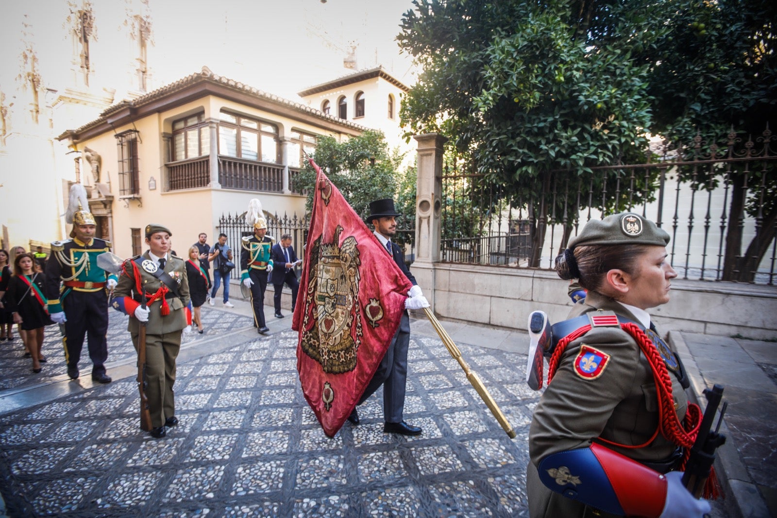 Las imágenes de los actos del 12 de octubre en Granada