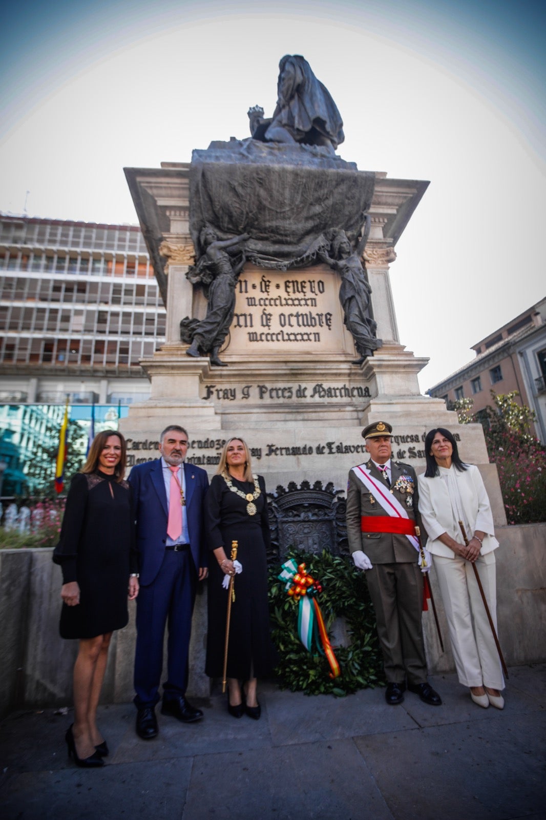 Las imágenes de los actos del 12 de octubre en Granada