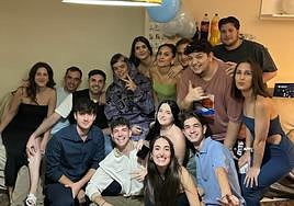 Saiko 'se cuela' en la fiesta de cumpleaños de unos jóvenes granadinos.