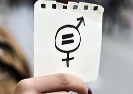 Elegir un encuadre que priorice a las personas