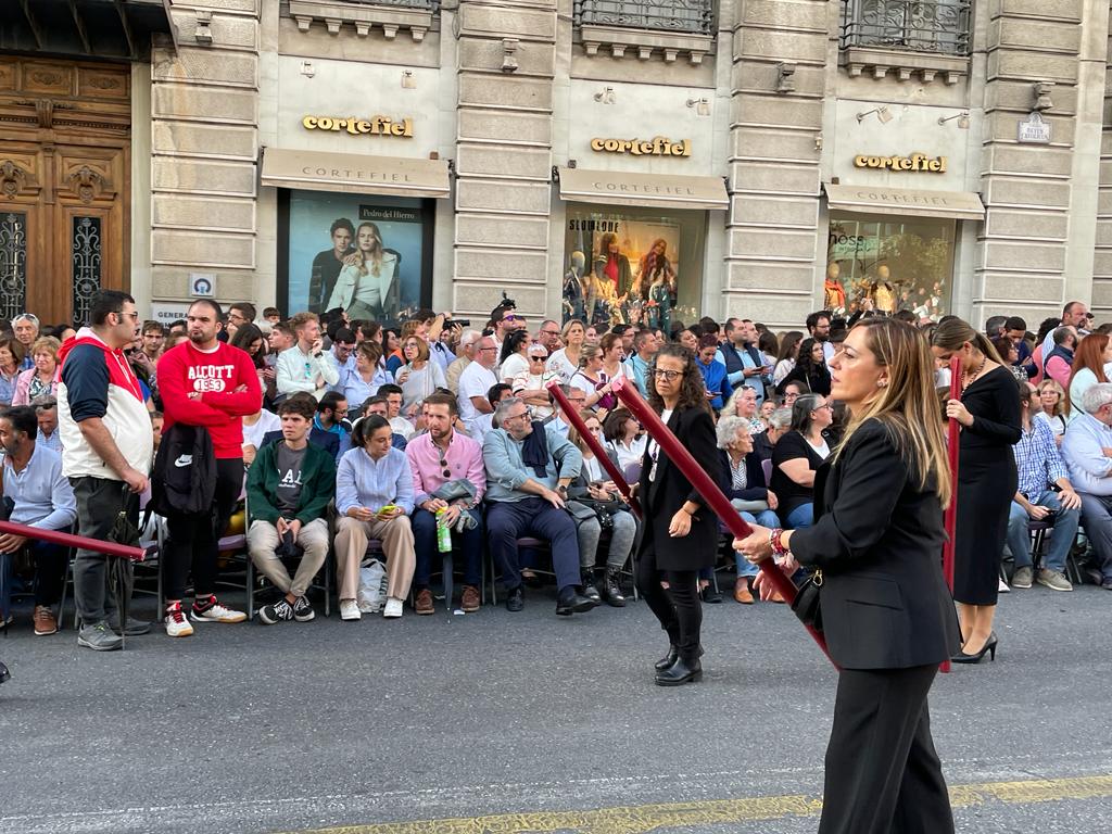 Las imágenes de la Magna de Granada: los 22 pasos en las calles de la ciudad