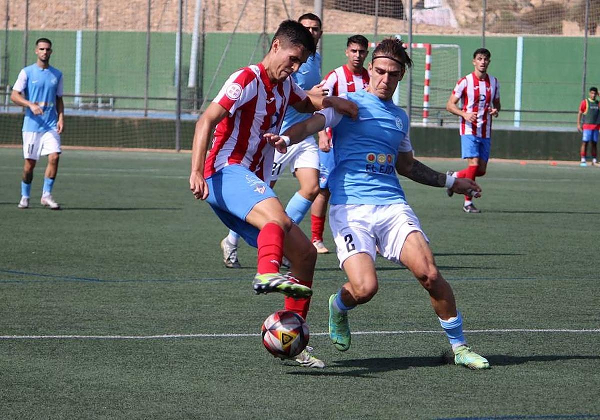 El Poli Almería impuso su fútbol ante un Poli El Ejido en problemas.