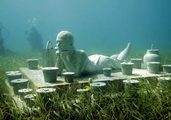 Imagen del museo submarino de Cancún.