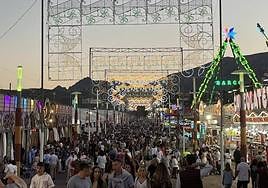 Ambiente del recinto ferial hacia el atardecer del día 12.