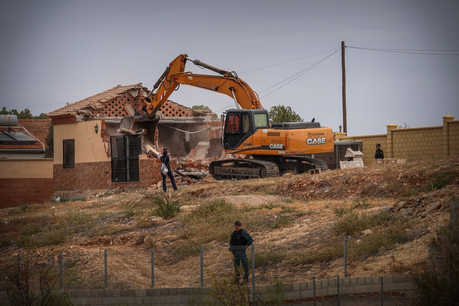 El derribo de la casa de Moraleda, en imágenes