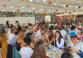 Interior de la caseta de los Cofrades de Santa Ana.