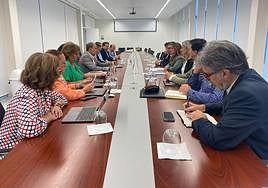 Reunión de trabajo del equipo de gobierno de la UJA con la alcaldesa y el equipo de dirección de la EPSL.
