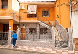 Vivienda (parte superior) de Huétor Tájar en la que ha sido detenido el joven,