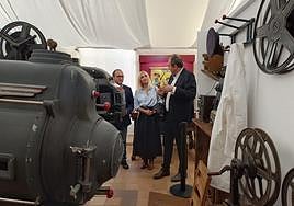 José Ayala y María Espejo, junto a Juan del Arco.