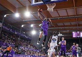 Mate de Mathieu Kamba para el Zunder Palencia.