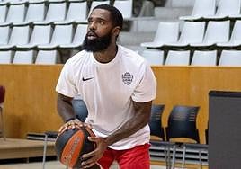 El base Corey David Jr. entrena con el Girona.