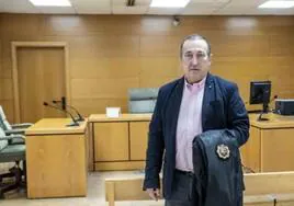 El magistrado Manuel Piñar, en los juzgados de La Caleta.