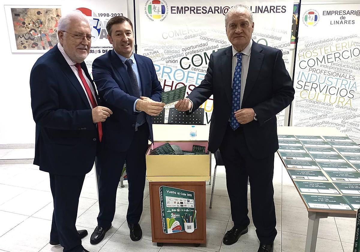 Sorteo de regalos de la campaña de la Vuelta al Cole de ACIL.