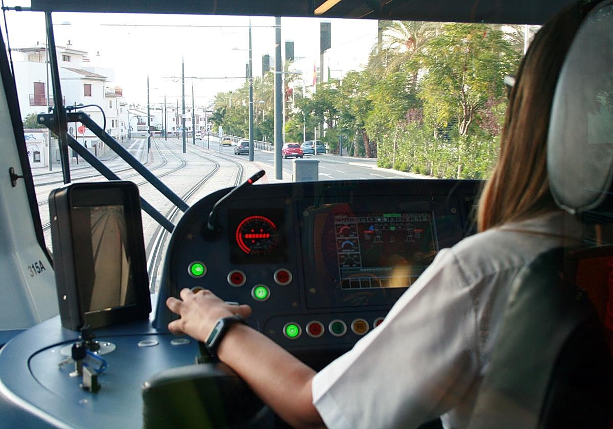 Un simulador para formar y reciclar a los conductores del metro de Granada