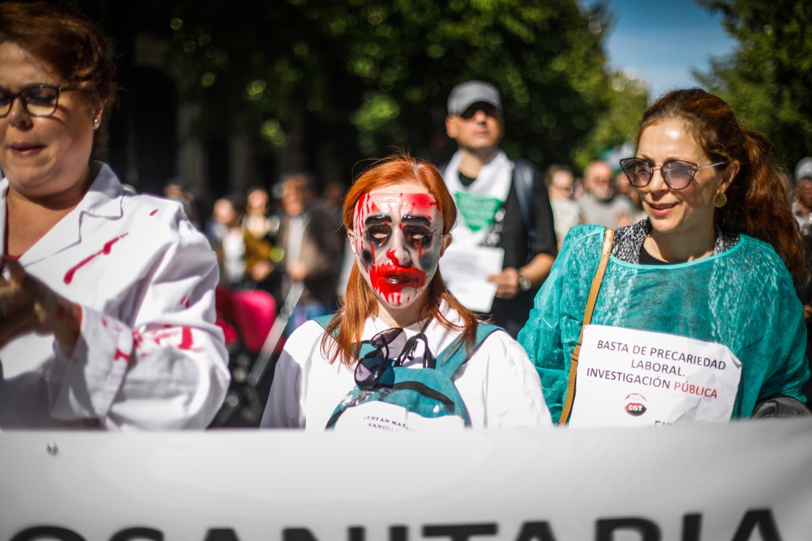 Las imágenes de la manifestación por la Sanidad de este sábado en Granada