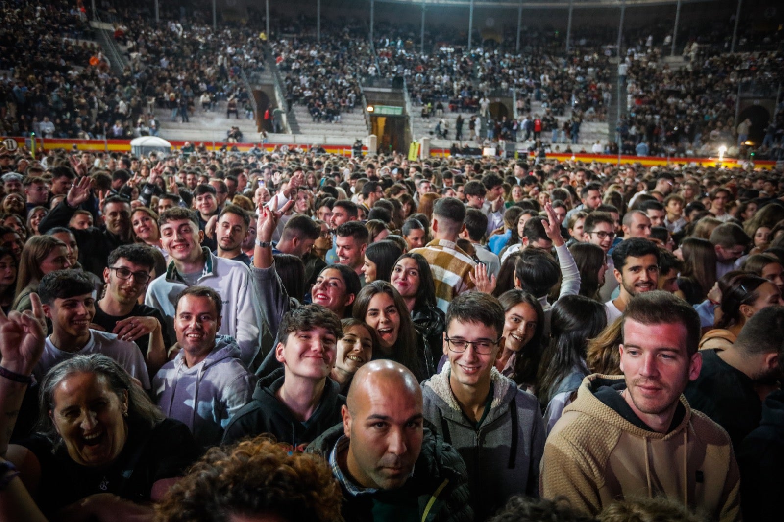 Las imágenes de la actuación de Melendi en la Plaza de Toros