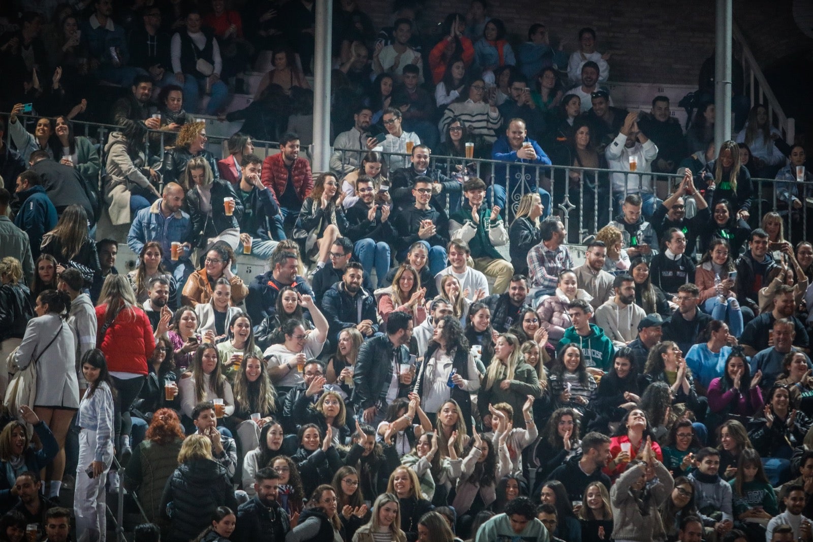 Las imágenes de la actuación de Melendi en la Plaza de Toros