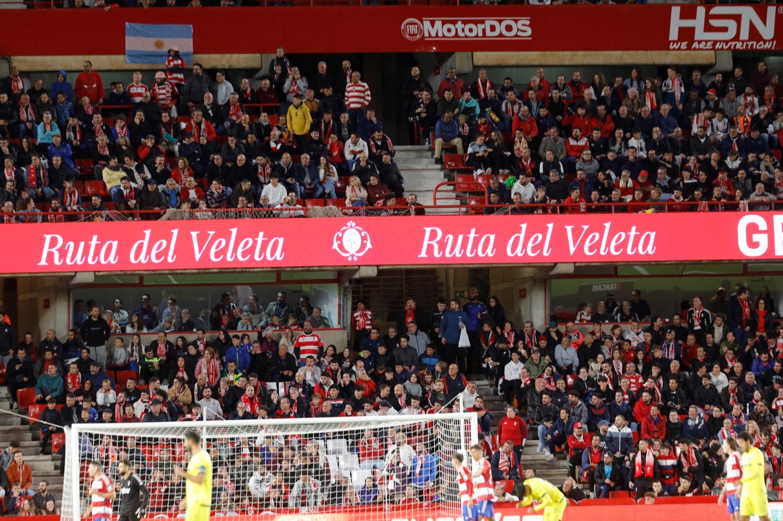 Encuéntrate en la grada de Los Cármenes en el Granada-Villarreal