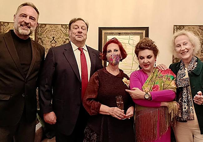 José Javier León, Rodríguez Coso, Paca Rimbau, Rosana de Aza y Ángela Navarro de la Casa, durante el acto.