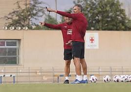 Hernando y Garitano apuntan hacia delante como único camino para la salvación.