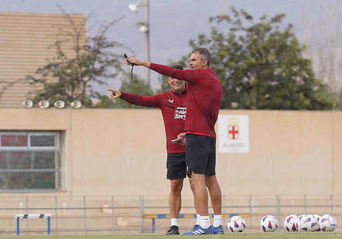 Hernando y Garitano apuntan hacia delante como único camino para la salvación.