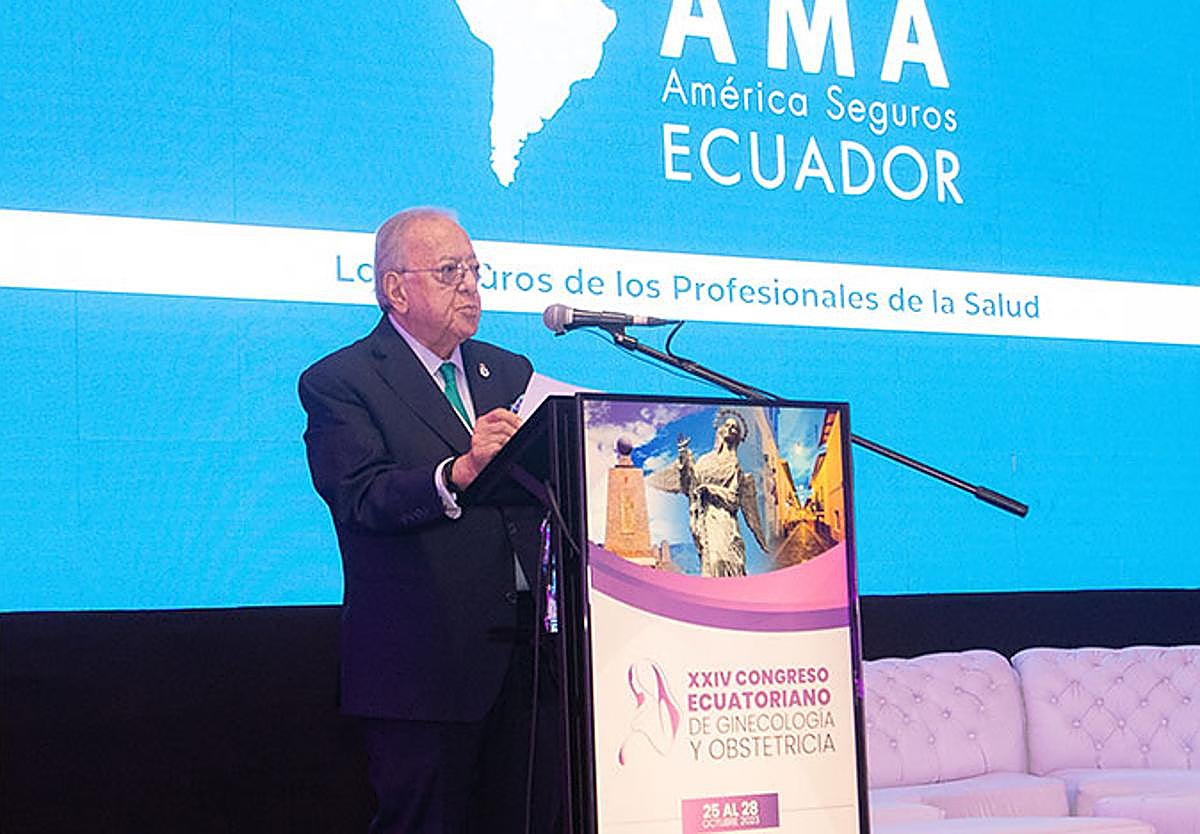 El presidente de AMA, Diego Murillo, refuerza en Ecuador su compromiso con los sanitarios del país